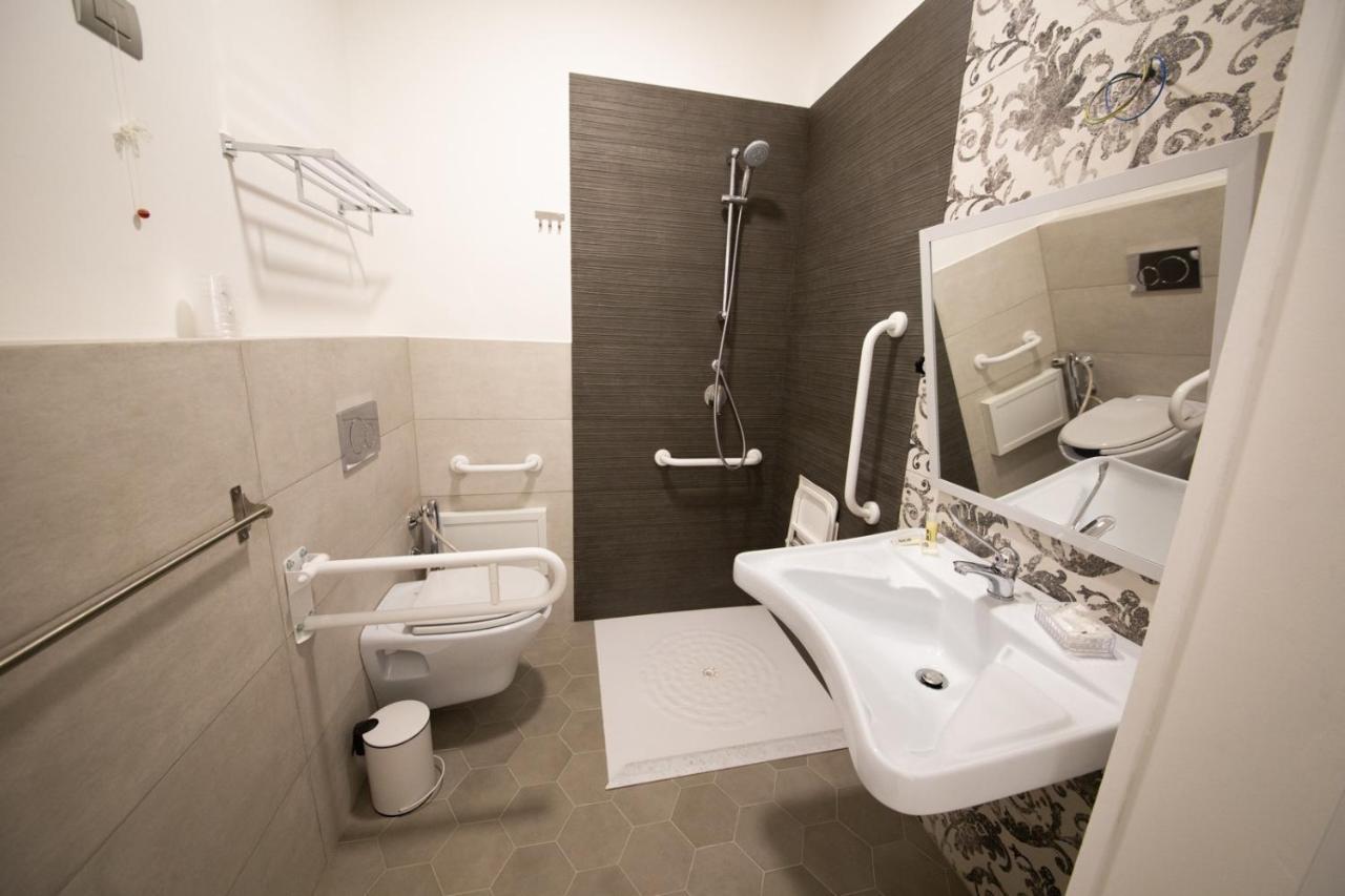 The Uncle'S House Hotel Катания Екстериор снимка